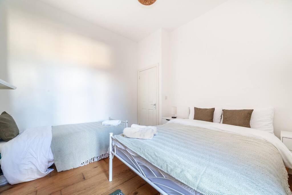 Sleek & Modern 2 Bd In - Sleeps 7 - Parking Appartamento *