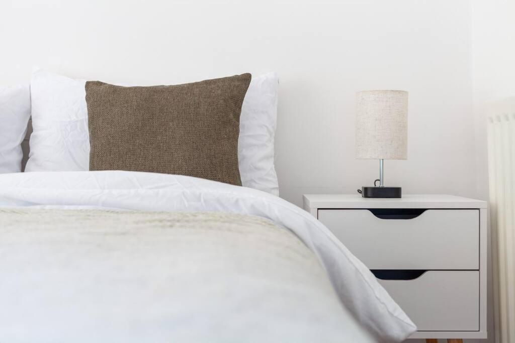 Sleek & Modern 2 Bd In - Sleeps 7 - Parking Londra