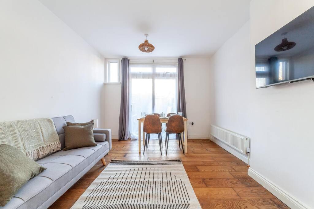Sleek & Modern 2 Bd In - Sleeps 7 - Parking Londra